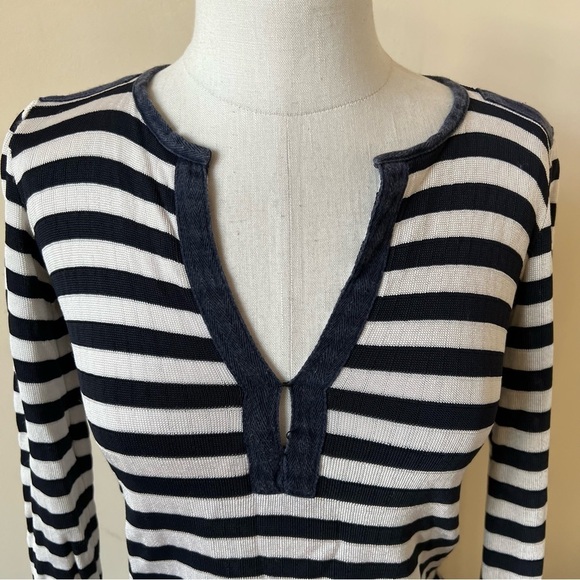 Armani Stripe V-Neck Sweater Made in Italy 17738 - Picture 3 of 9